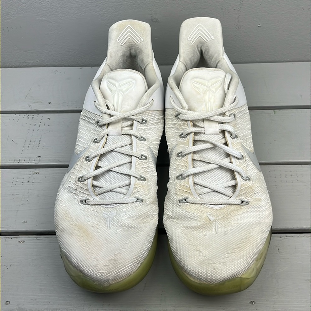 Nike Kobe A.D. White Chrome OG Men’s Size 12.5 Athletic Sneakers 852425-110